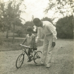 Mircea Cantacuzino împreună fiul său, Dan - iulie 1929